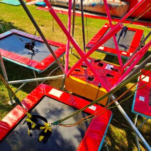 Gumiköteles trambulin